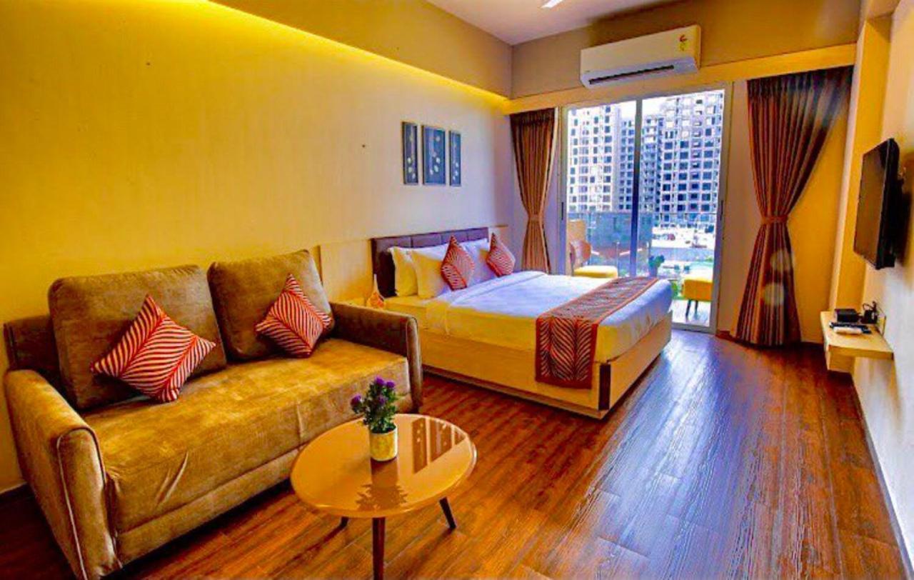 Weekend Address Managed By Stay Cation Surat Exterior foto
